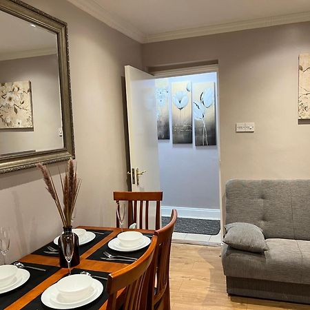 London Property Apartments For Up To 6, Next To Big Ben & London Eye Экстерьер фото