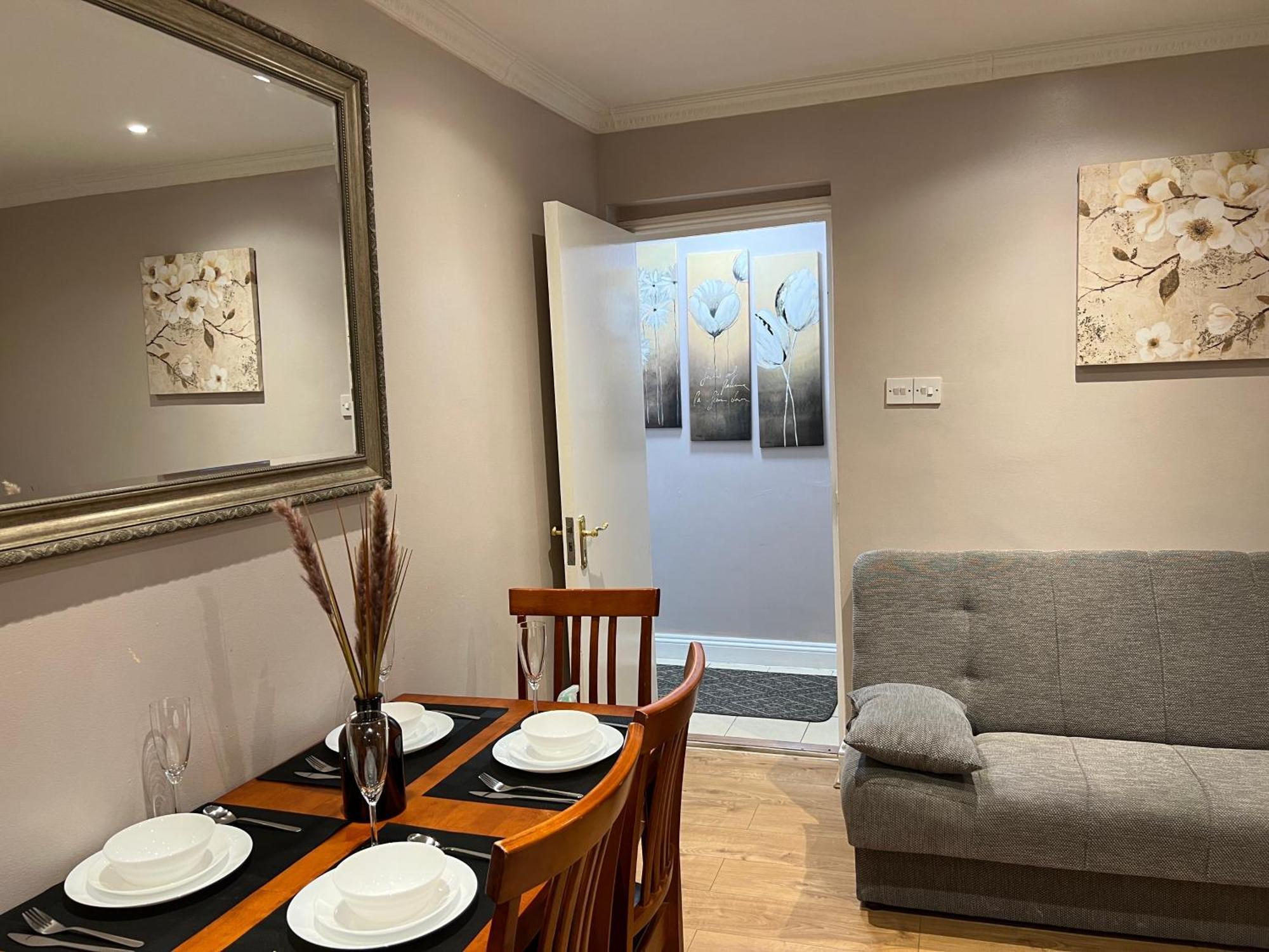 London Property Apartments For Up To 6, Next To Big Ben & London Eye Экстерьер фото