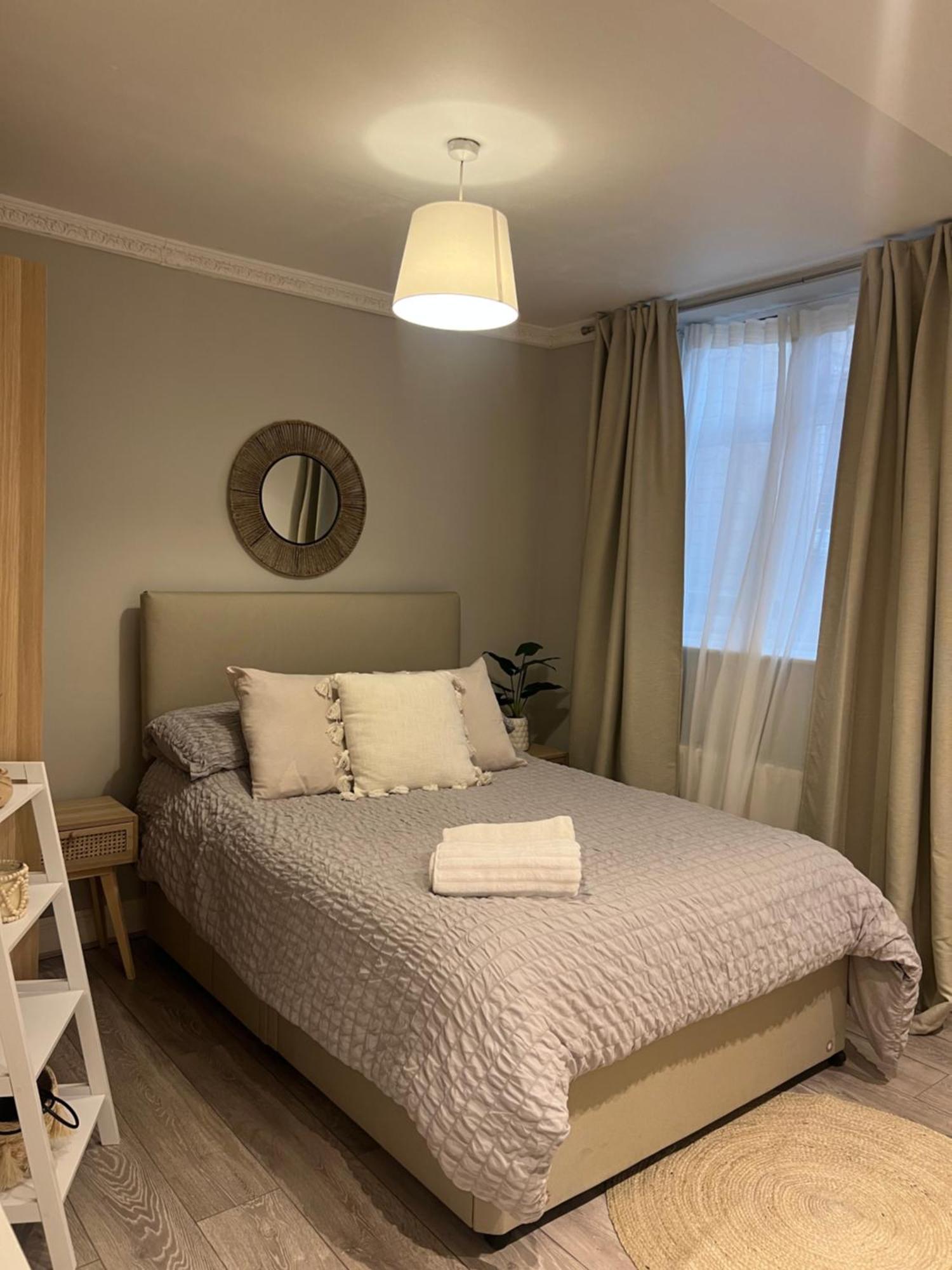 London Property Apartments For Up To 6, Next To Big Ben & London Eye Экстерьер фото